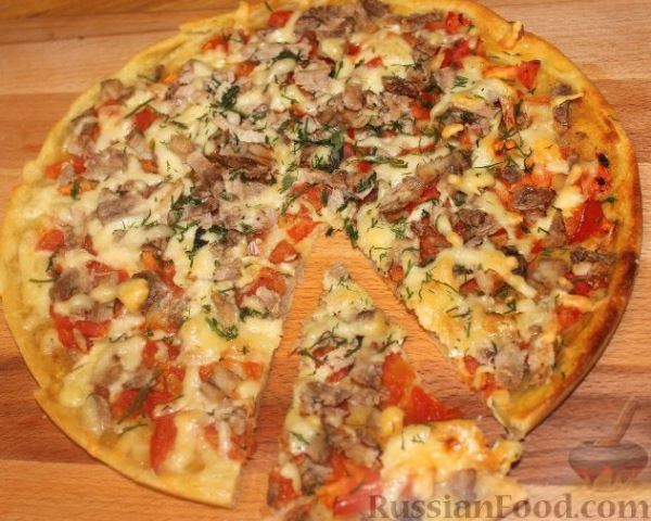 Пицца "Воскресная" из отварной свинины и помидоров