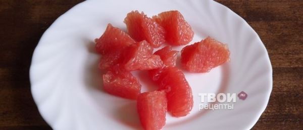 Легкий салат с грейпфрутом и руколой